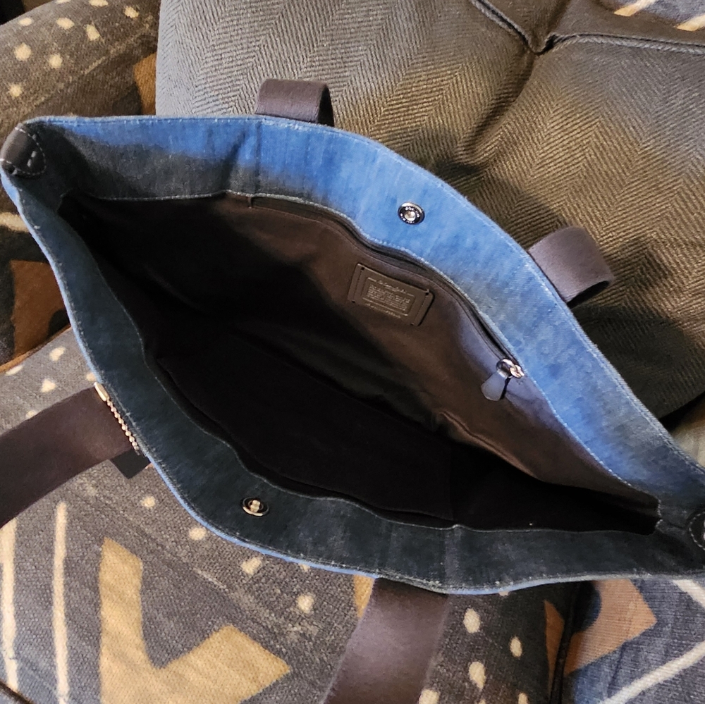 Sale🔥 Large Coach Blue Denim Tote with Leather Handles And Side Pieces - Picture 11 of 11